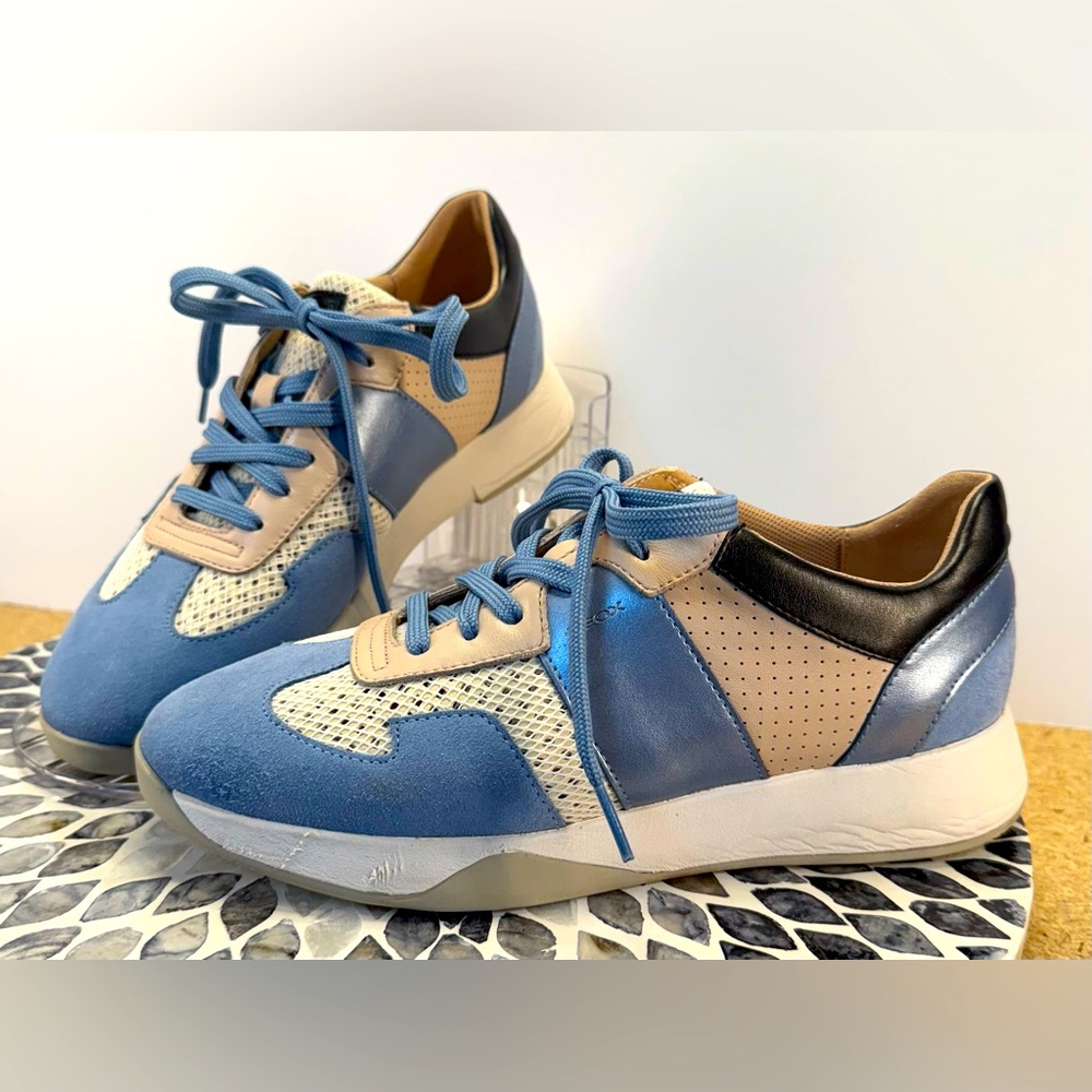 Geox Blue and Tan Suzzie D women’s  Sneakers 9